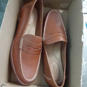 New w/box Sperry Womens Seaport Loafers